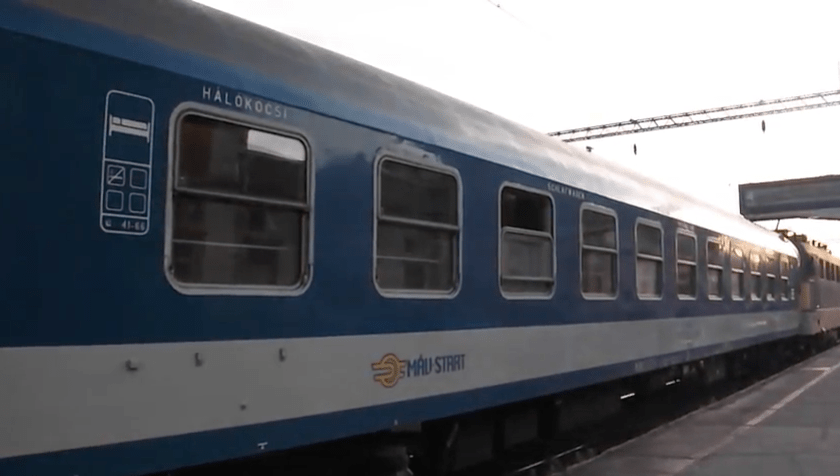 MAV-Start Sleeper Car - I think